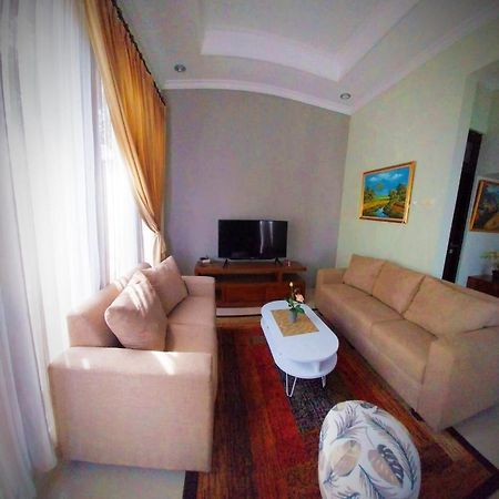 Gated 3Br Residence - 10 Mins From Malioboro Yogyakarta Exterior photo