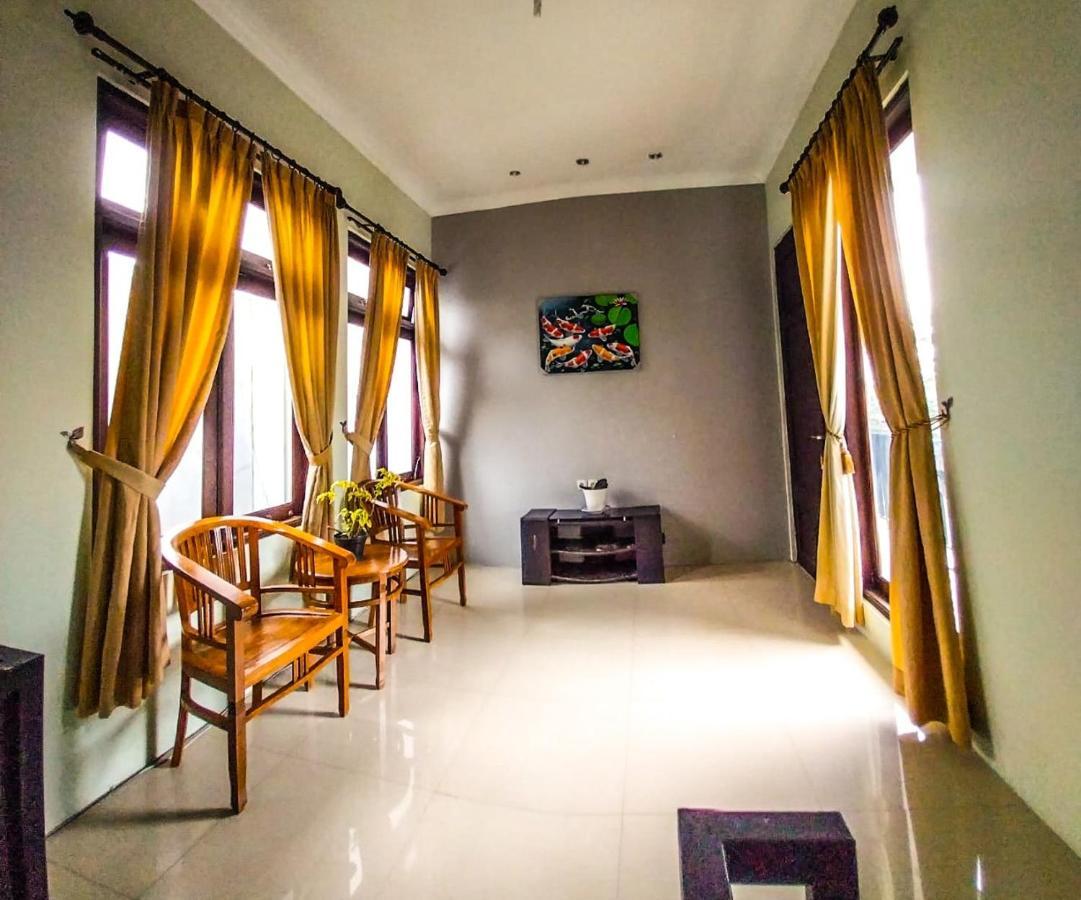 Gated 3Br Residence - 10 Mins From Malioboro Yogyakarta Exterior photo